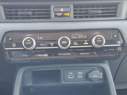 Certified 2023 Honda Pilot Touring image 19