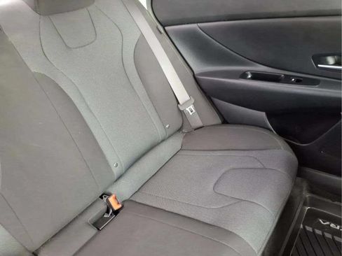 Used 2025 Hyundai Elantra SE FWD image 18