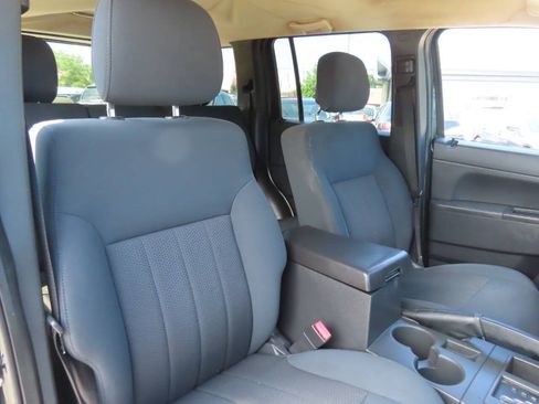 Used 2012 Jeep Liberty Sport AWD/4WD image 38
