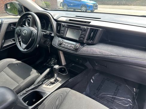 Used 2018 Toyota RAV4 XLE FWD image 21