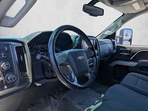 Used 2019 Chevrolet Silverado 2500 LT AWD/4WD image 9
