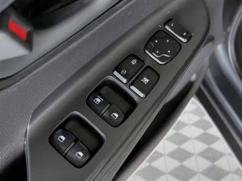 Used 2019 Hyundai Kona SE FWD image 15