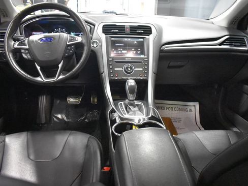 Used 2016 Ford Fusion Titanium FWD image 13