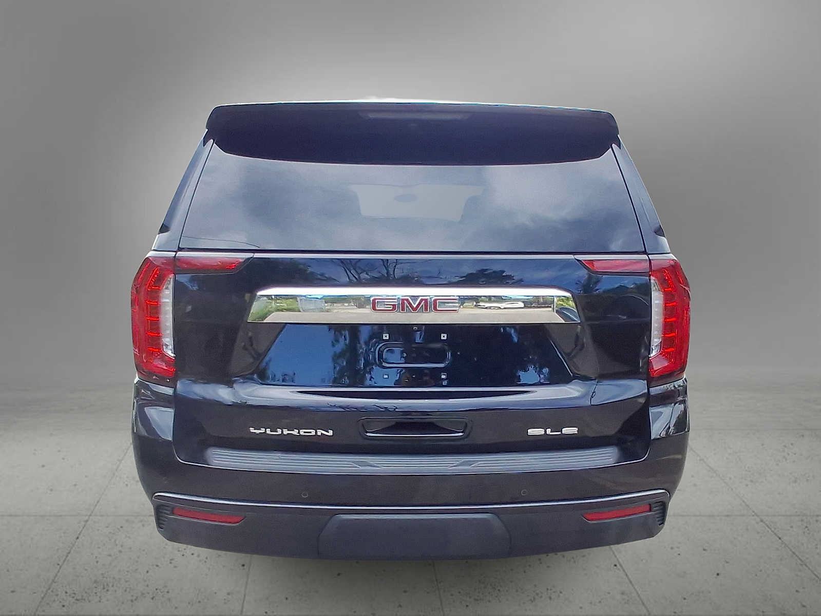 Used 2022 GMC Yukon SLE w/ Gmc Pro Safety Plus Package AWD/4WD image 7