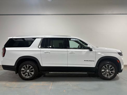 Used 2024 Chevrolet Suburban LT w/ LT Signature Package AWD/4WD image 7