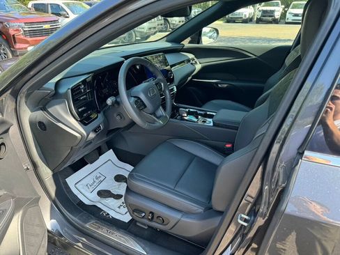 Used 2025 Lexus RX 350 FWD image 3