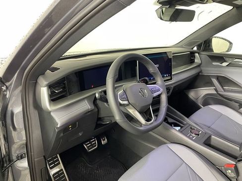 New 2026 Volkswagen Tiguan SE R-Line AWD/4WD image 2