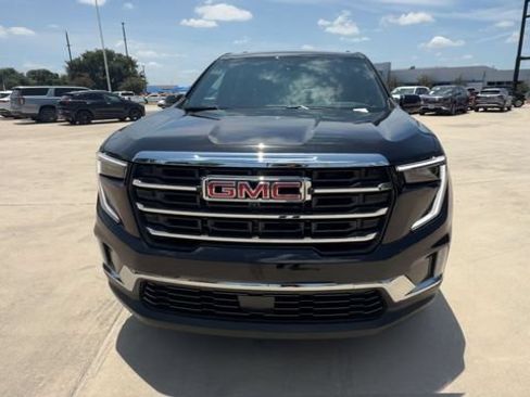 Certified 2026 GMC Acadia Elevation w/ Elevation Premium Package FWD image 3