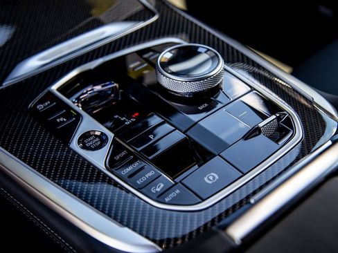 New 2026 BMW X7 M60i image 14