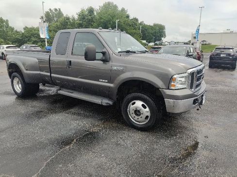 Used 2006 Ford F350 XLT AWD/4WD image 12