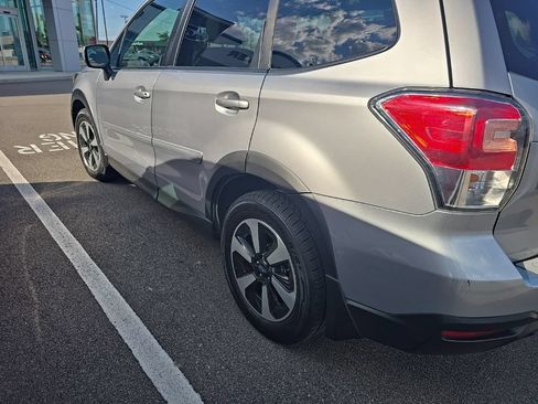 Used 2018 Subaru Forester 2.5i Premium w/ All-Weather Package AWD/4WD image 3