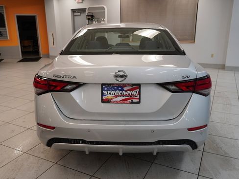 Used 2021 Nissan Sentra SV w/ Trunk Package image 8