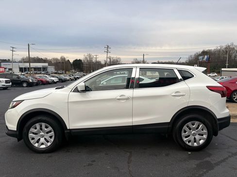 Used 2018 Nissan Rogue Sport S image 4