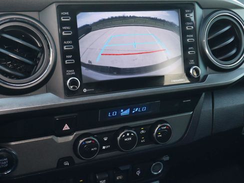 Used 2021 Toyota Tacoma TRD Sport w/ Technology Package image 27