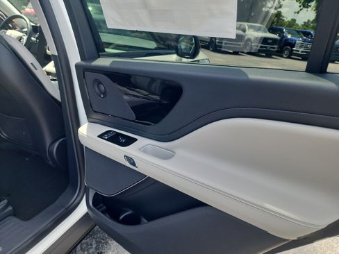 New 2026 Lincoln Aviator Reserve AWD/4WD image 22