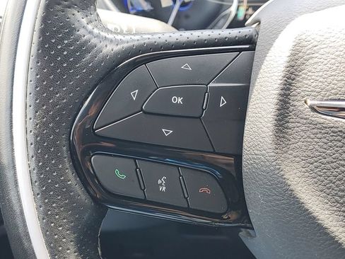 Used 2019 Chrysler Pacifica Limited w/ S Appearance Package FWD image 24