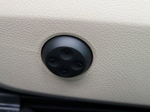 Used 2024 Mercedes-Benz CLE 450 4MATIC Cabriolet image 14