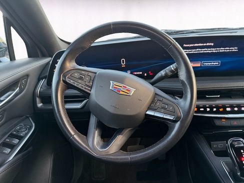 Used 2024 Cadillac XT4 Premium Luxury image 12