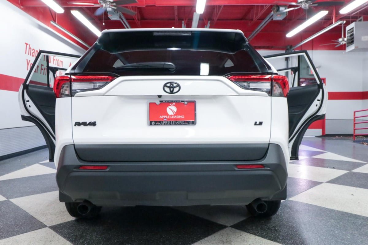 Used 2024 Toyota RAV4 LE FWD image 27