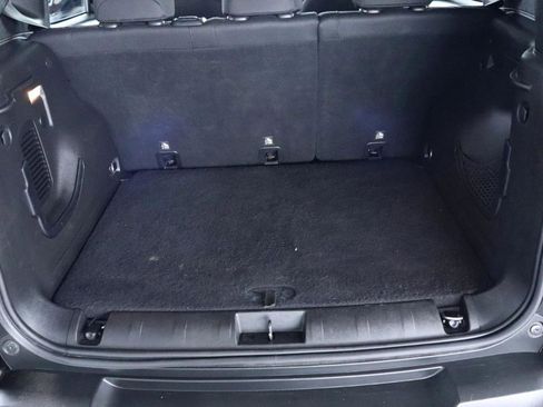 Used 2018 Jeep Renegade Latitude image 32