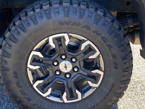 Used 2023 Chevrolet Silverado 1500 ZR2 AWD/4WD image 30