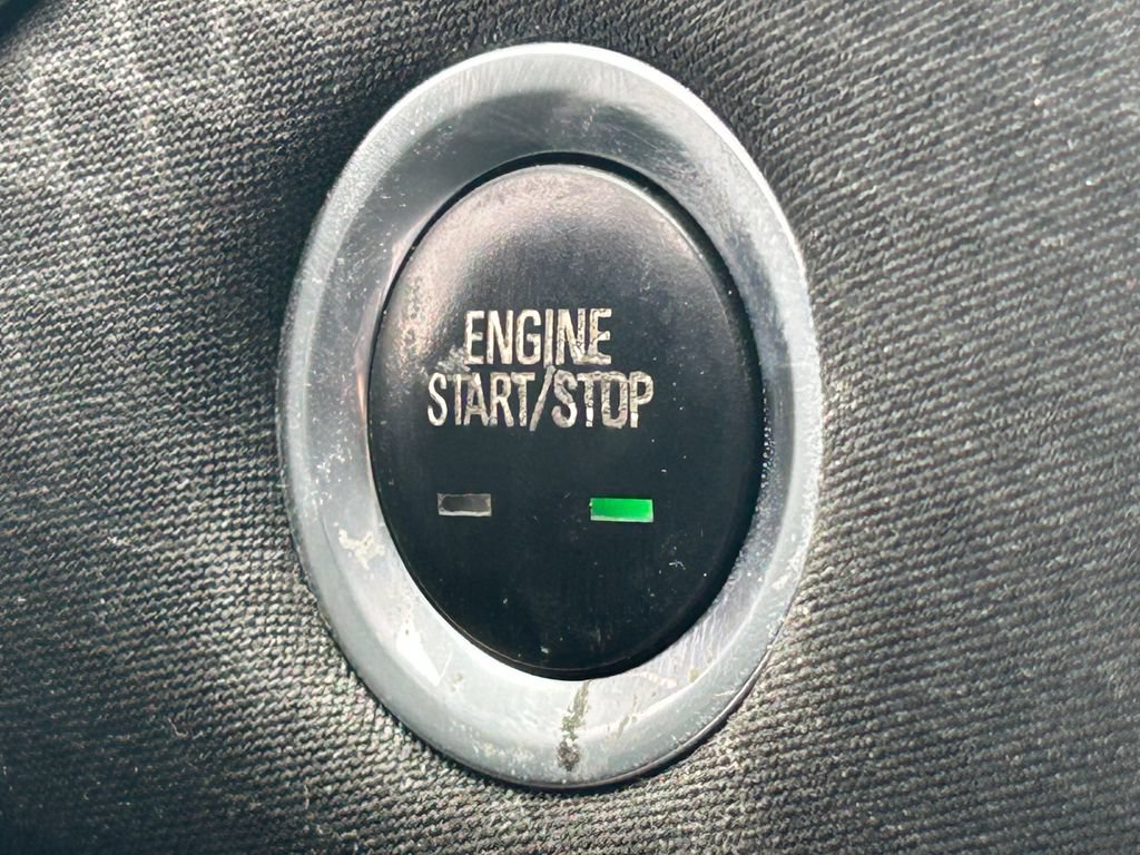 Used 2020 Chevrolet Malibu LT FWD image 17