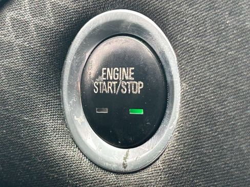 Used 2020 Chevrolet Malibu LT FWD image 17
