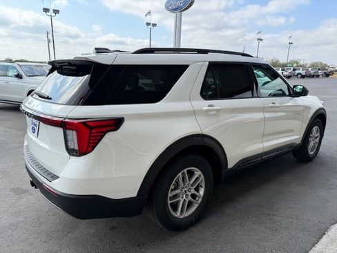 New 2026 Ford Explorer Active w/ Active Comfort Package image 6