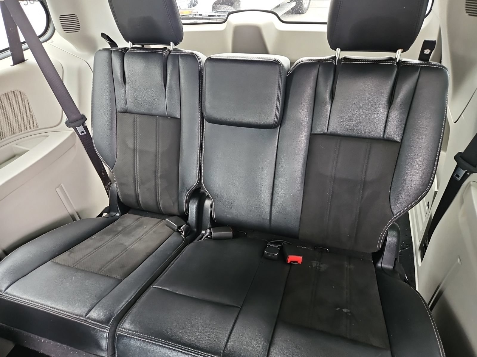 Used 2019 Dodge Grand Caravan SXT FWD image 16