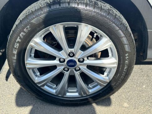 Used 2017 Ford Escape Titanium image 24