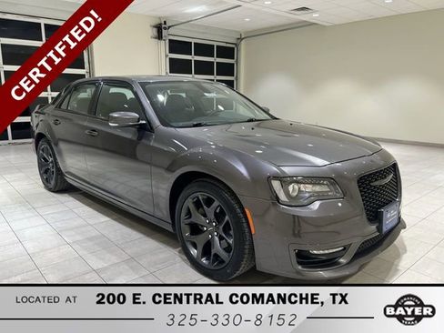 Used 2022 Chrysler 300 Touring L image 7