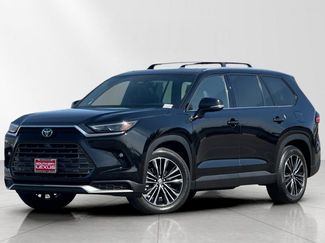 Used 2024 Toyota Grand Highlander video 1