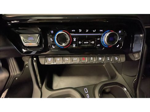 Used 2024 GMC Sierra 2500 AT4X AWD/4WD image 14