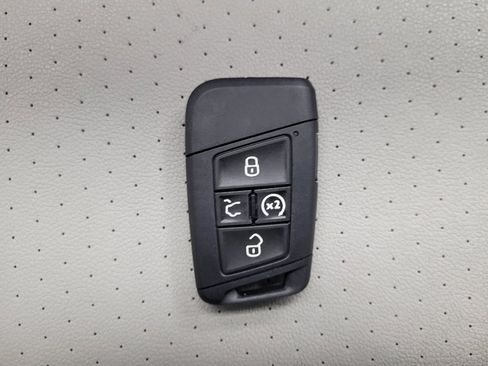 Used 2019 Volkswagen Tiguan SEL image 32