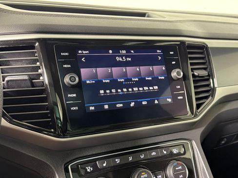 Used 2022 Volkswagen Atlas Cross Sport SEL R-Line image 22