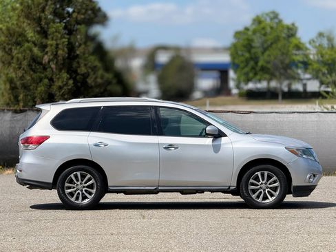 Used 2015 Nissan Pathfinder SV FWD image 7