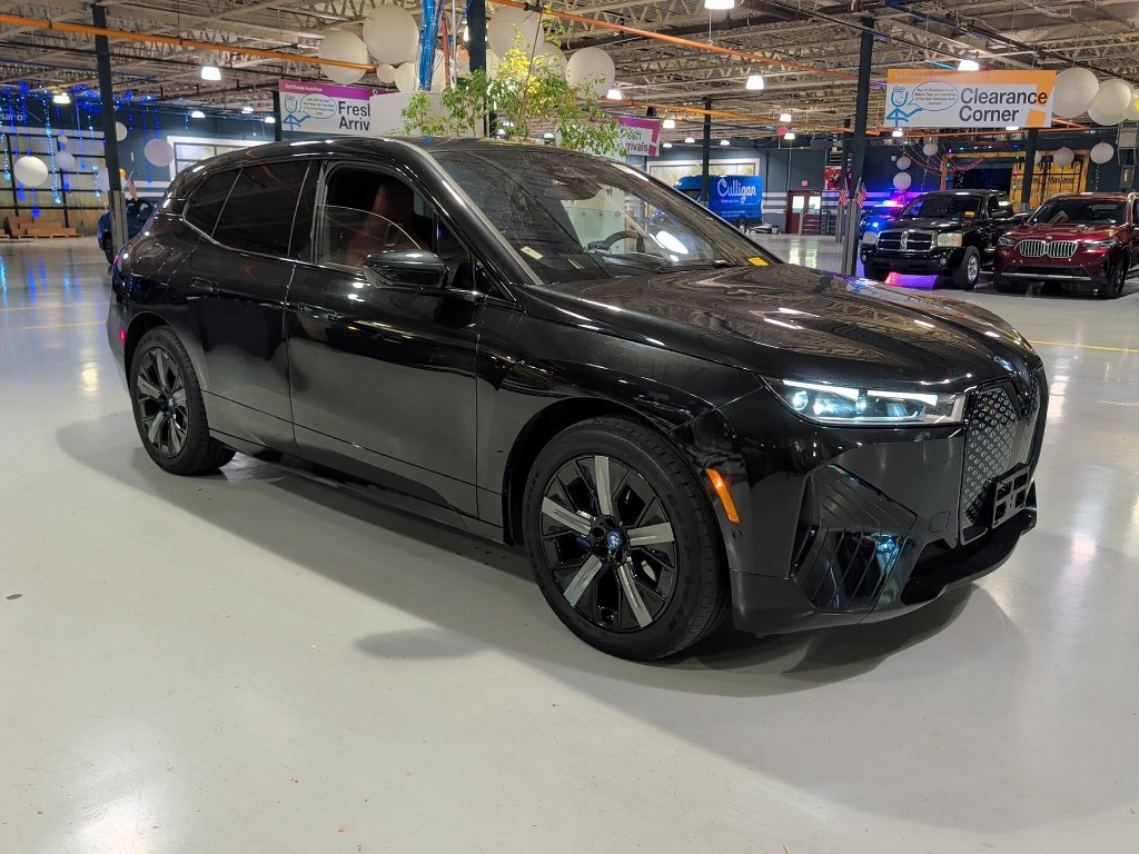 Certified 2024 BMW iX xDrive50 w/ Premium Package AWD/4WD image 1