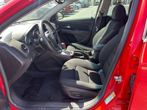 Used 2015 Chevrolet Cruze LT FWD image 2