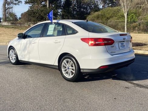 Certified 2018 Ford Focus SE image 9