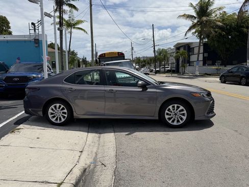 Used 2022 Toyota Camry LE FWD image 4
