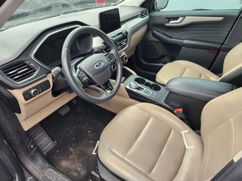 Used 2022 Ford Escape SEL w/ Technology Package FWD image 8