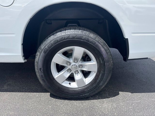 Used 2022 RAM 1500 Classic SLT AWD/4WD image 12