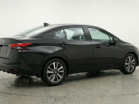 Used 2025 Nissan Versa SV image 9