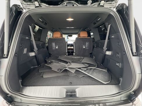 Used 2024 Lexus GX 550 w/ Cold Area Package AWD/4WD image 16