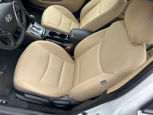 Used 2013 Hyundai Elantra GLS w/ Preferred Pkg image 11