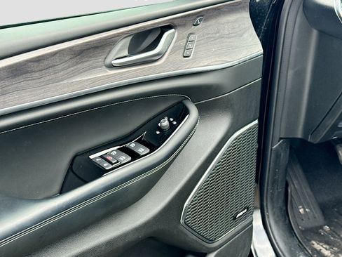 Used 2023 Jeep Grand Cherokee Overland w/ Luxury Tech Group IV image 8