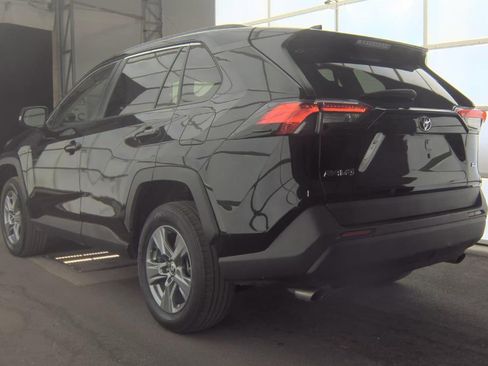 Used 2022 Toyota RAV4 XLE image 9