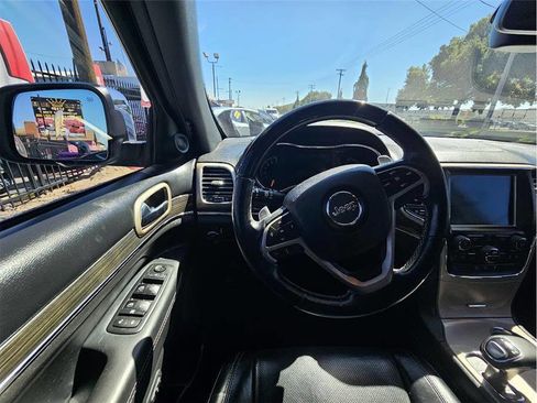 Used 2015 Jeep Grand Cherokee Overland image 27