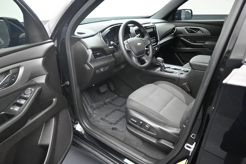 Used 2024 Chevrolet Traverse LT FWD image 11