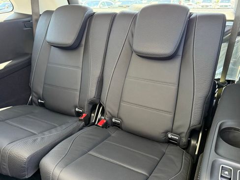 New 2026 Mercedes-Benz GLS 450 4MATIC image 32